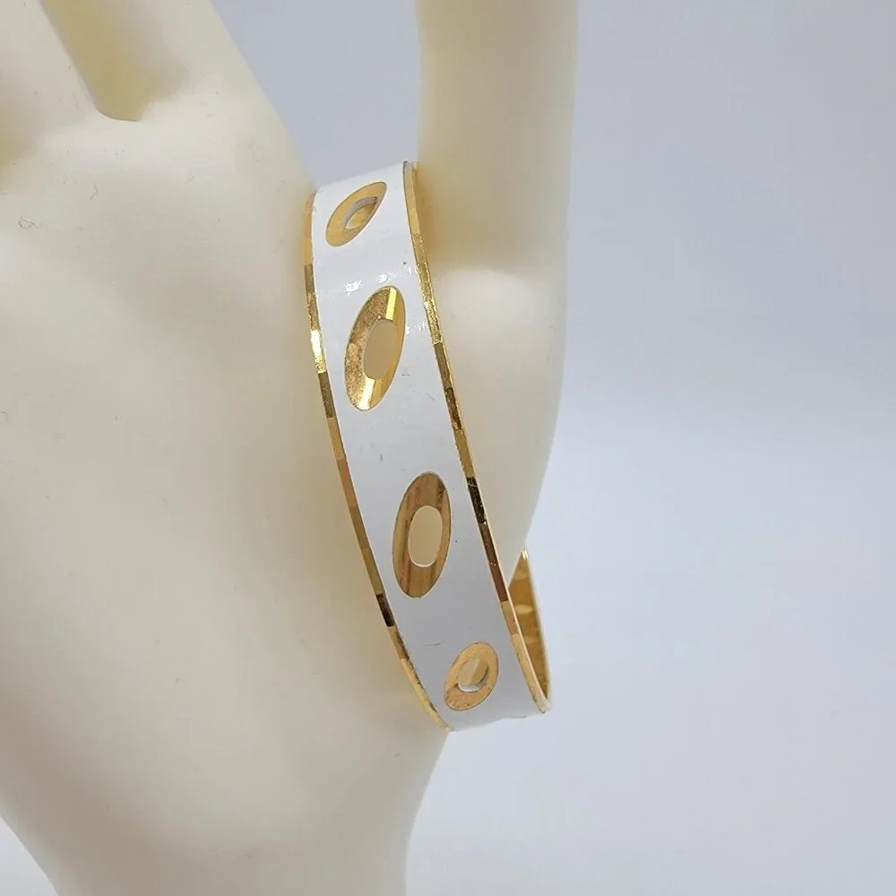 Trifari‎ Signed White And Gold Metal Enameled Bangle Bracelet